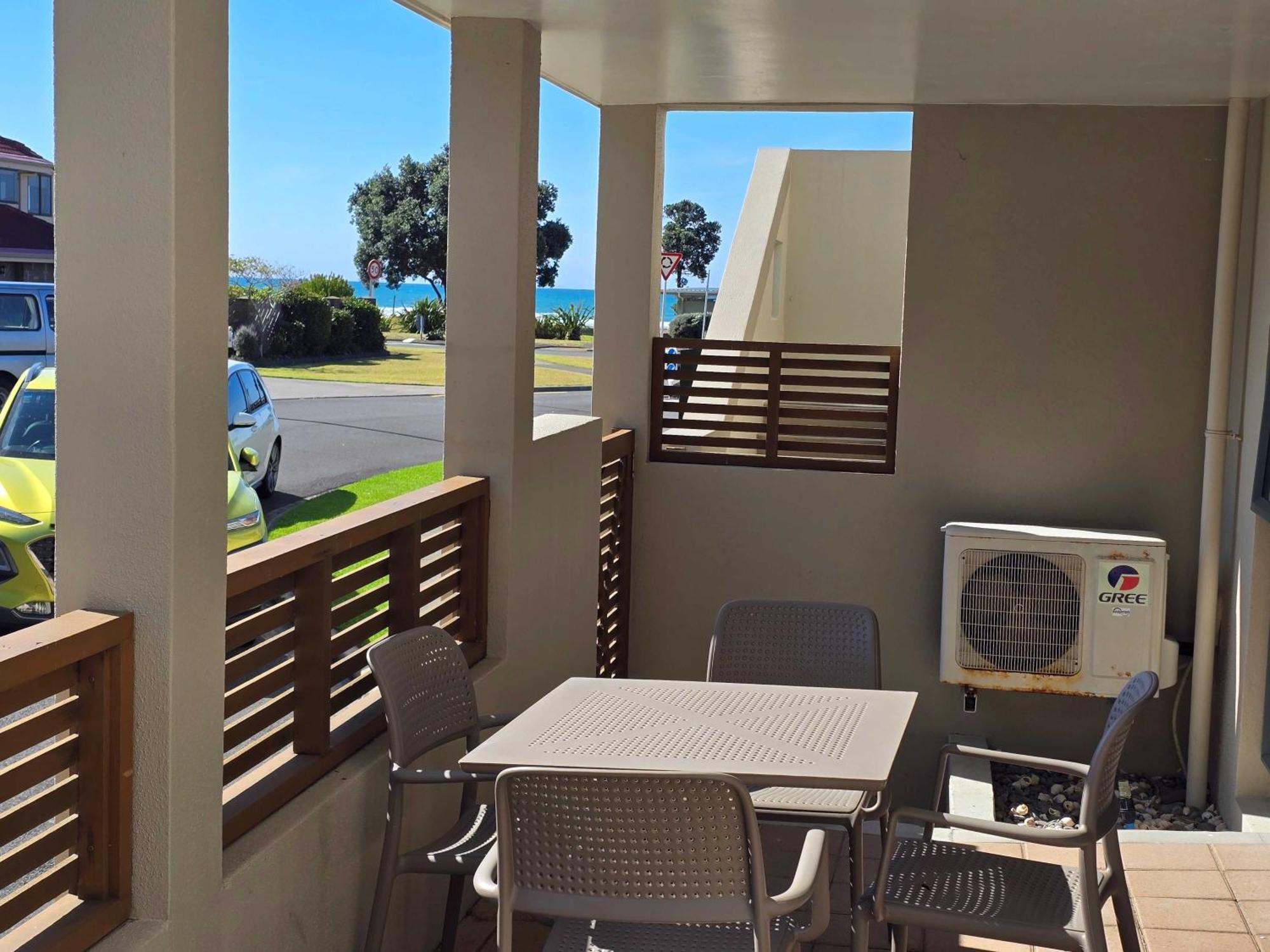 Beachpoint Apartments Ohope Extérieur photo