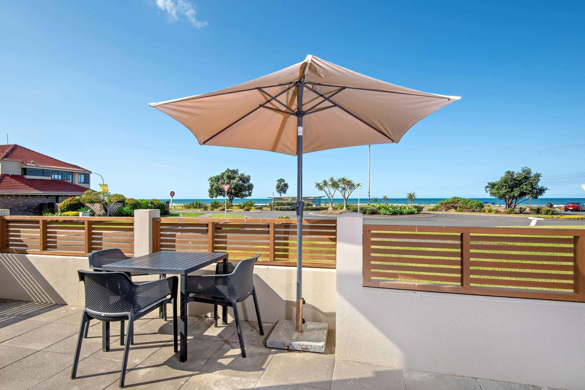 Beachpoint Apartments Ohope Extérieur photo